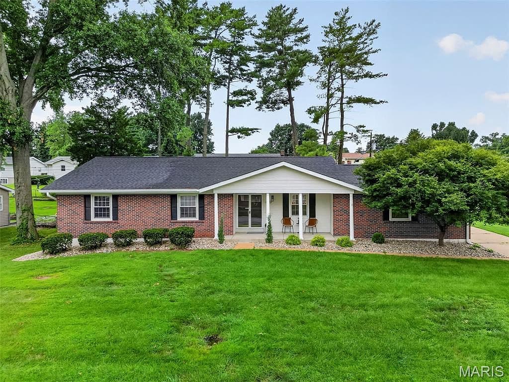 1121 Wedgewood Dr
