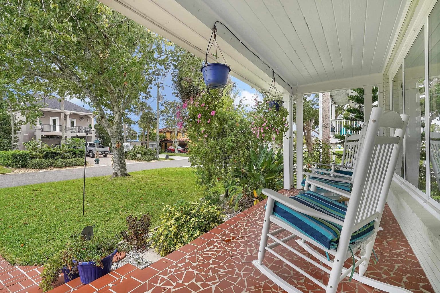 26 Dolphin Dr - Image 2