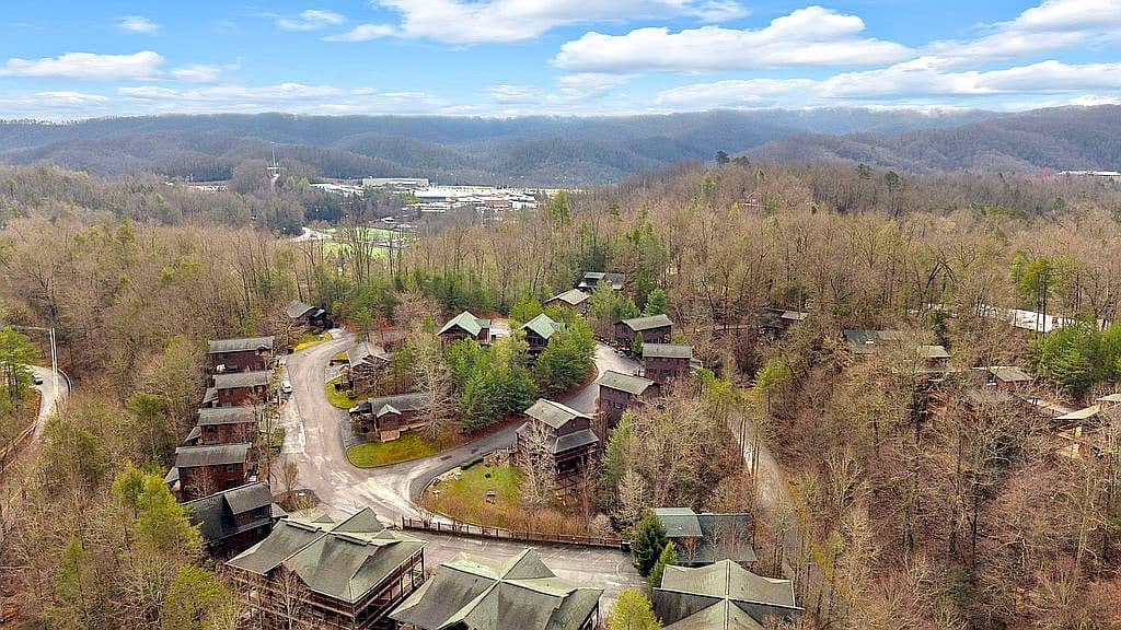 833 Spirit Loop Way - Image 3