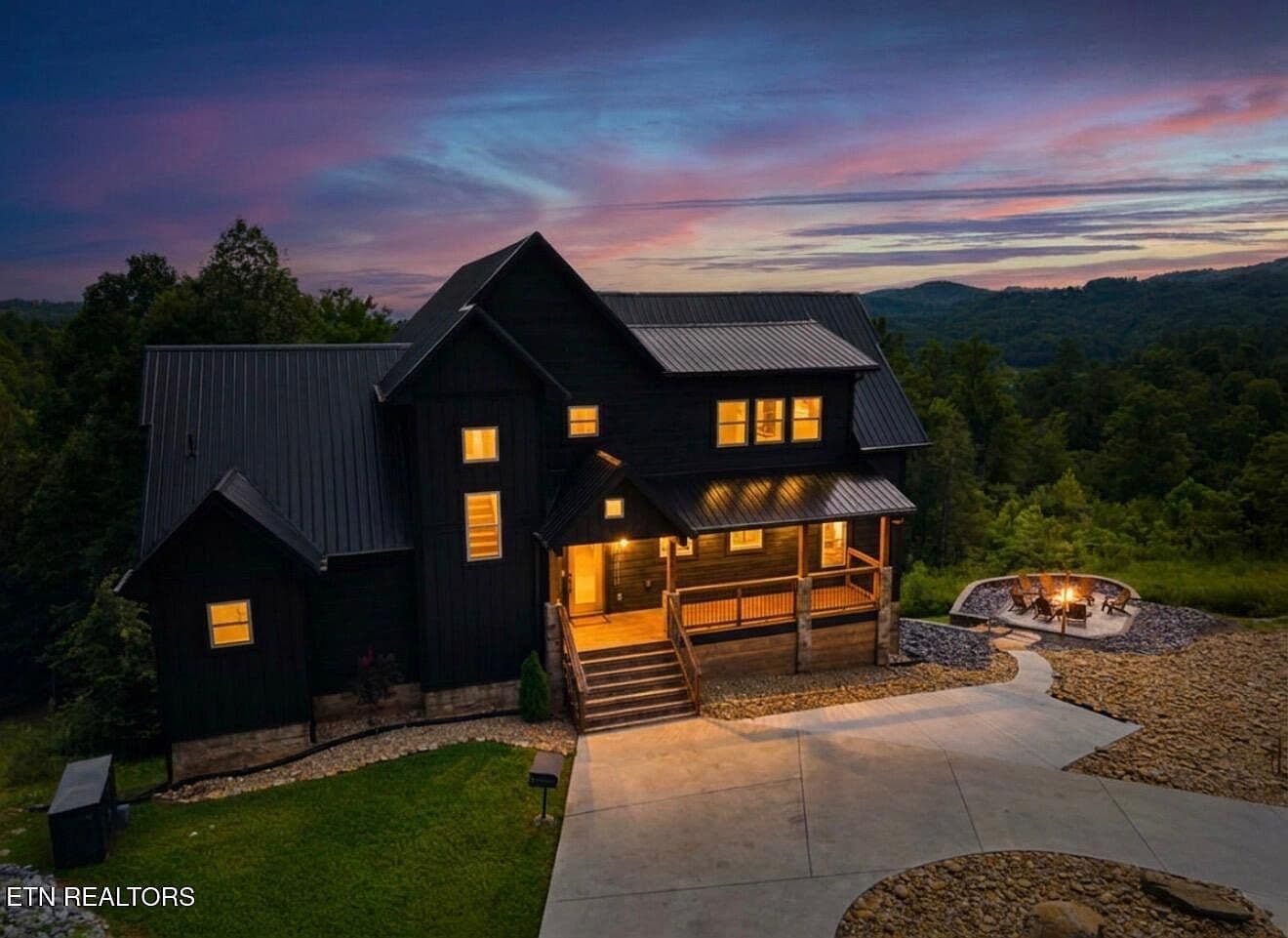 2843 Cedar Falls Way