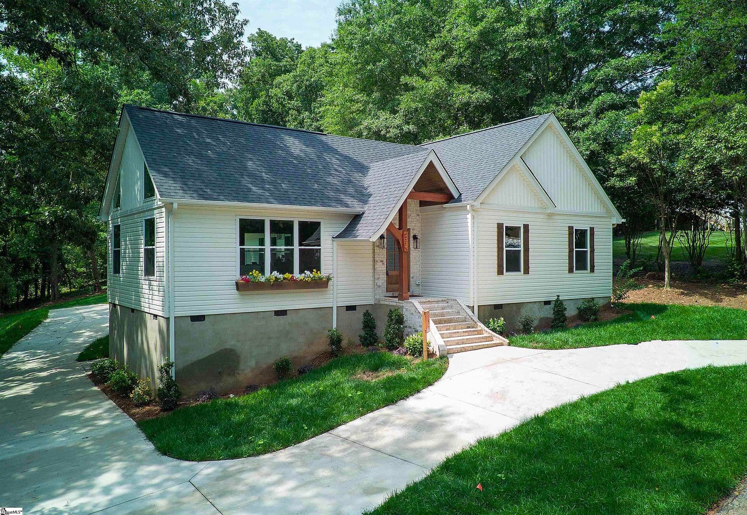 34 Nora Dr