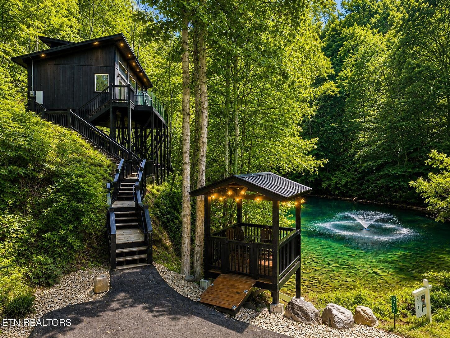 2338 Willow Ln - Image 2