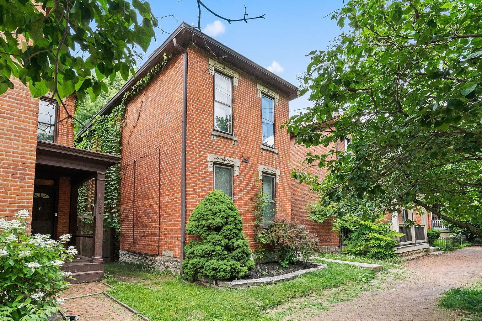 338 W 1st Ave