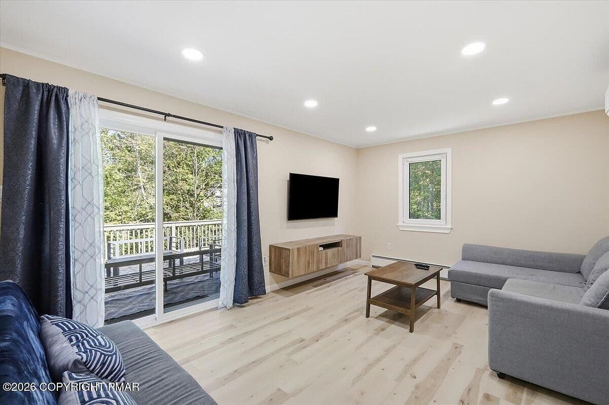 6539 Laurel Hollow Dr — photo 2