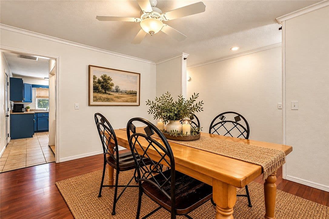 8557 Manor Dr — photo 5