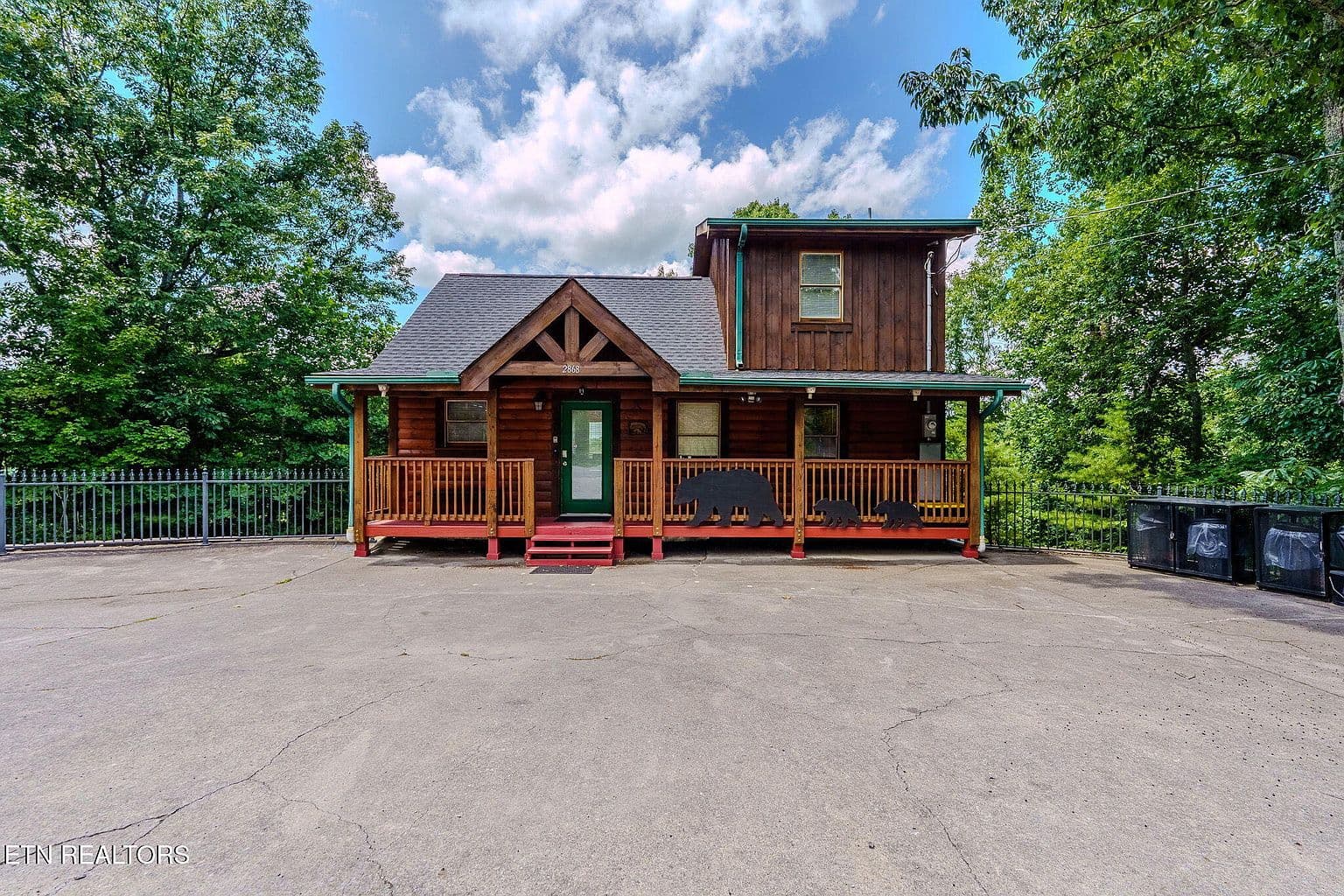 2868 Pine Haven Dr