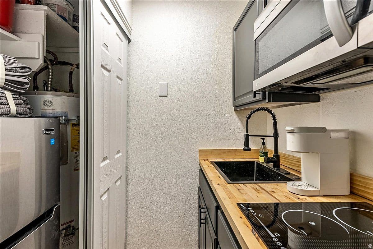 1940 Prospector Ave #128 — photo 6