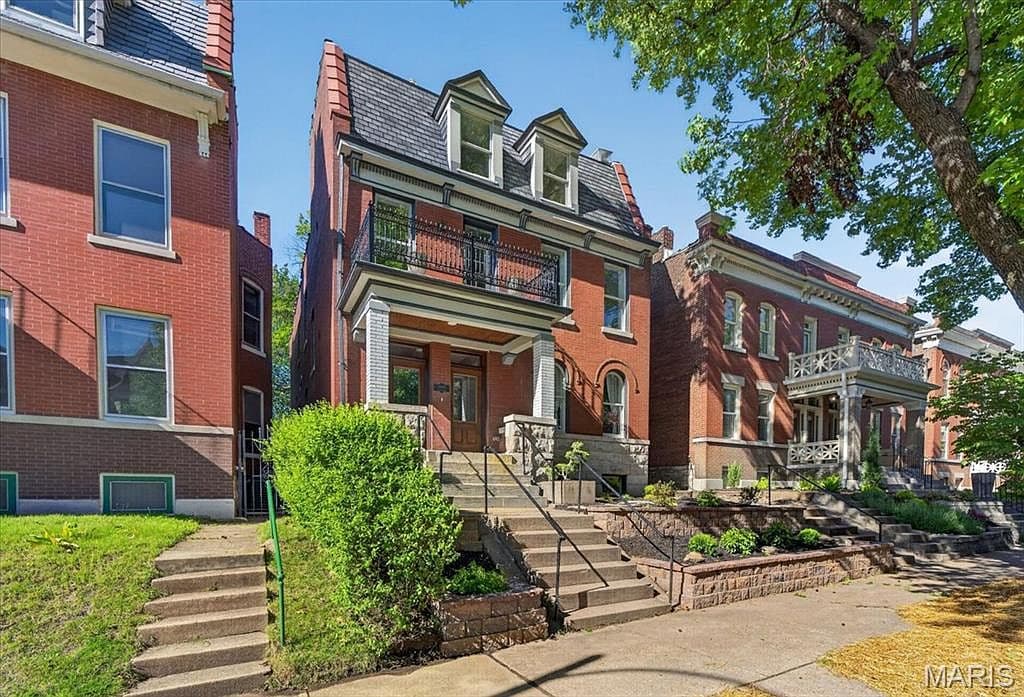 3441 Crittenden St - Image 2