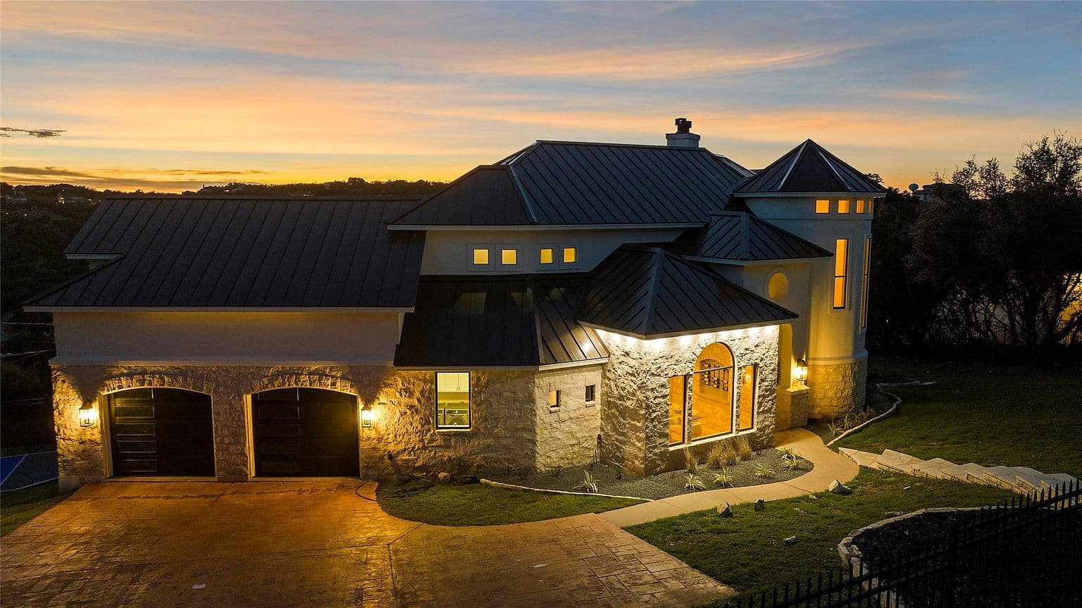 5009 Mcintyre Cir - Image 2