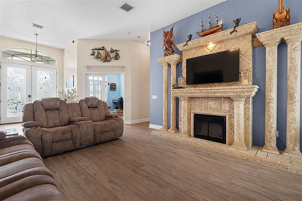 72 Club House Drive — photo 6