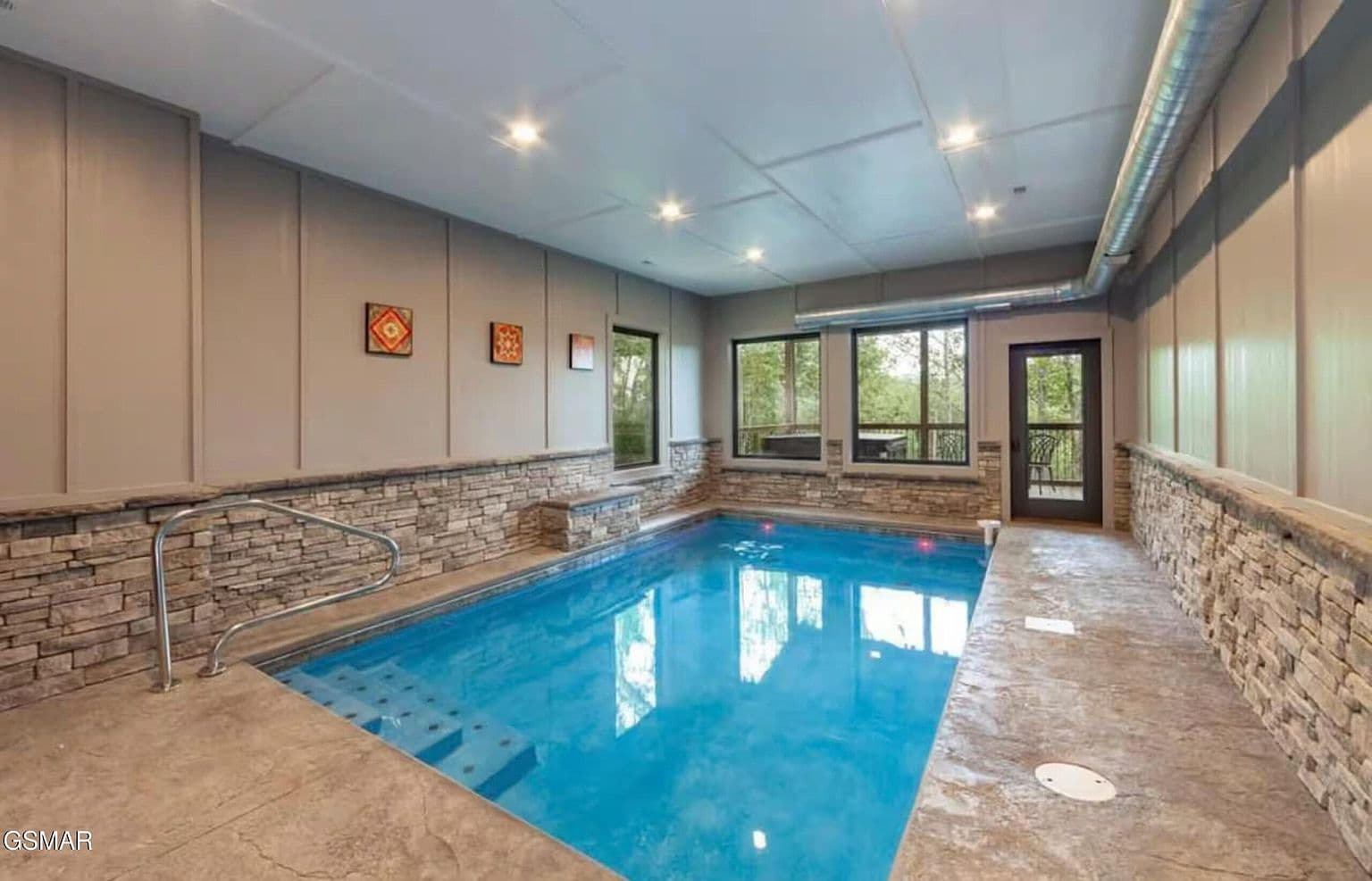 2430 Cove Mountain Ln - Image 2