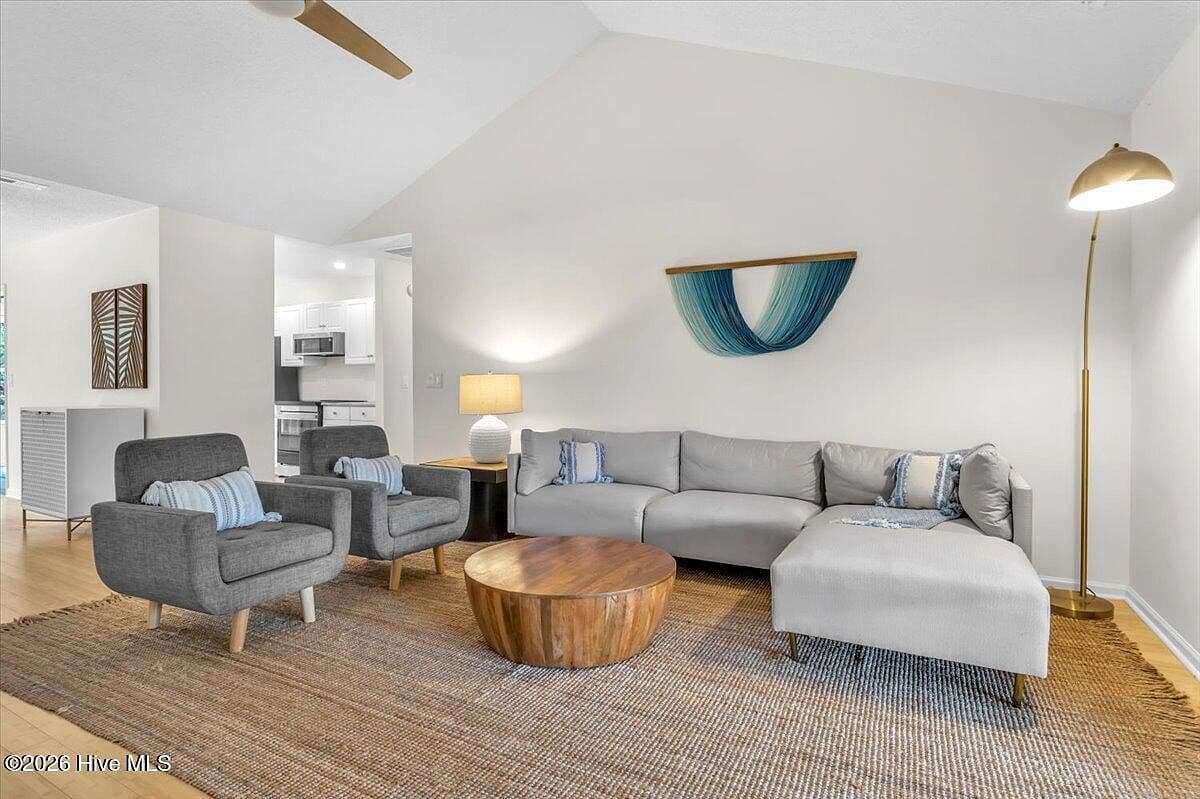 221 Ne 60th Street - Image 3