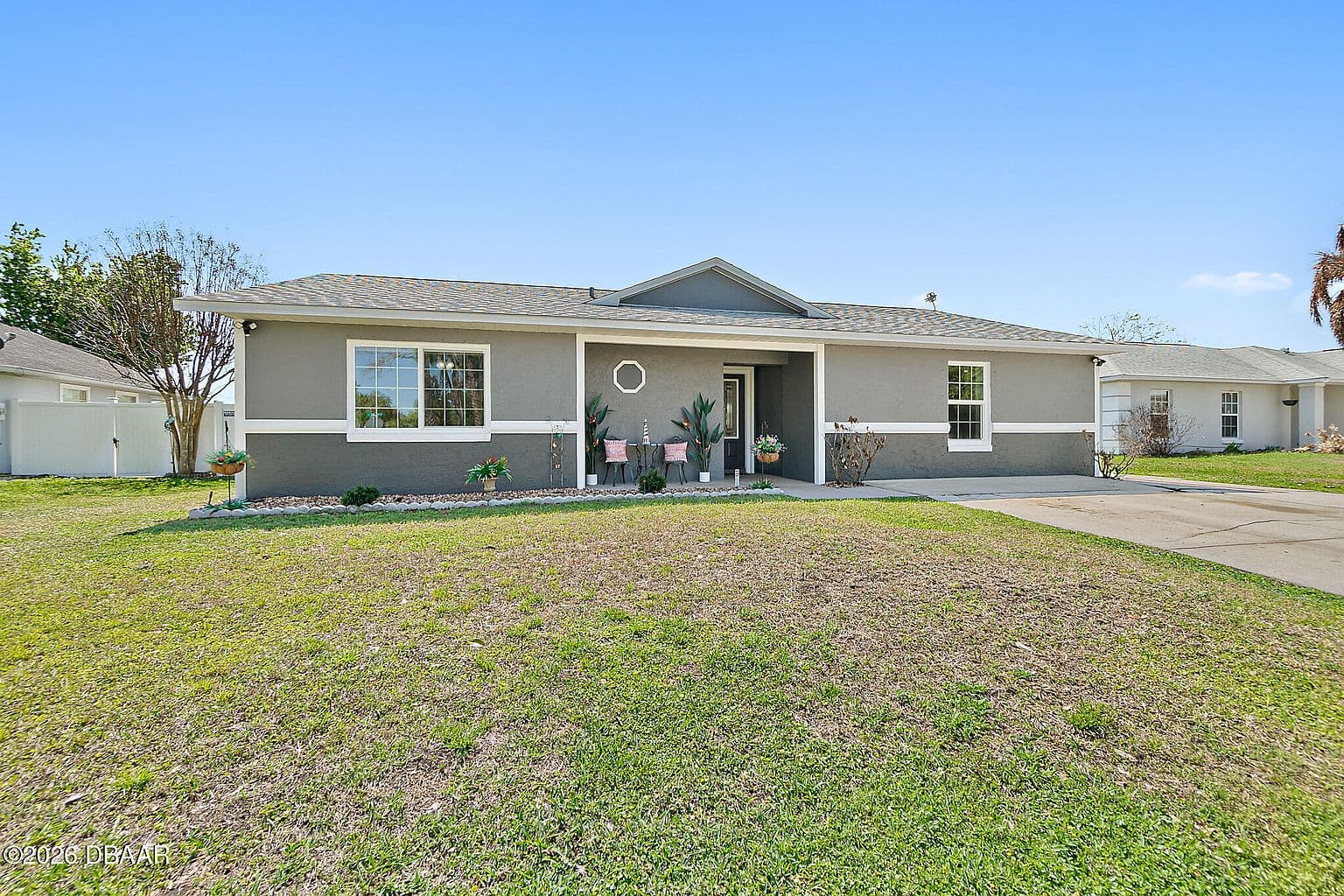 589 Clairmont Ln - Image 2