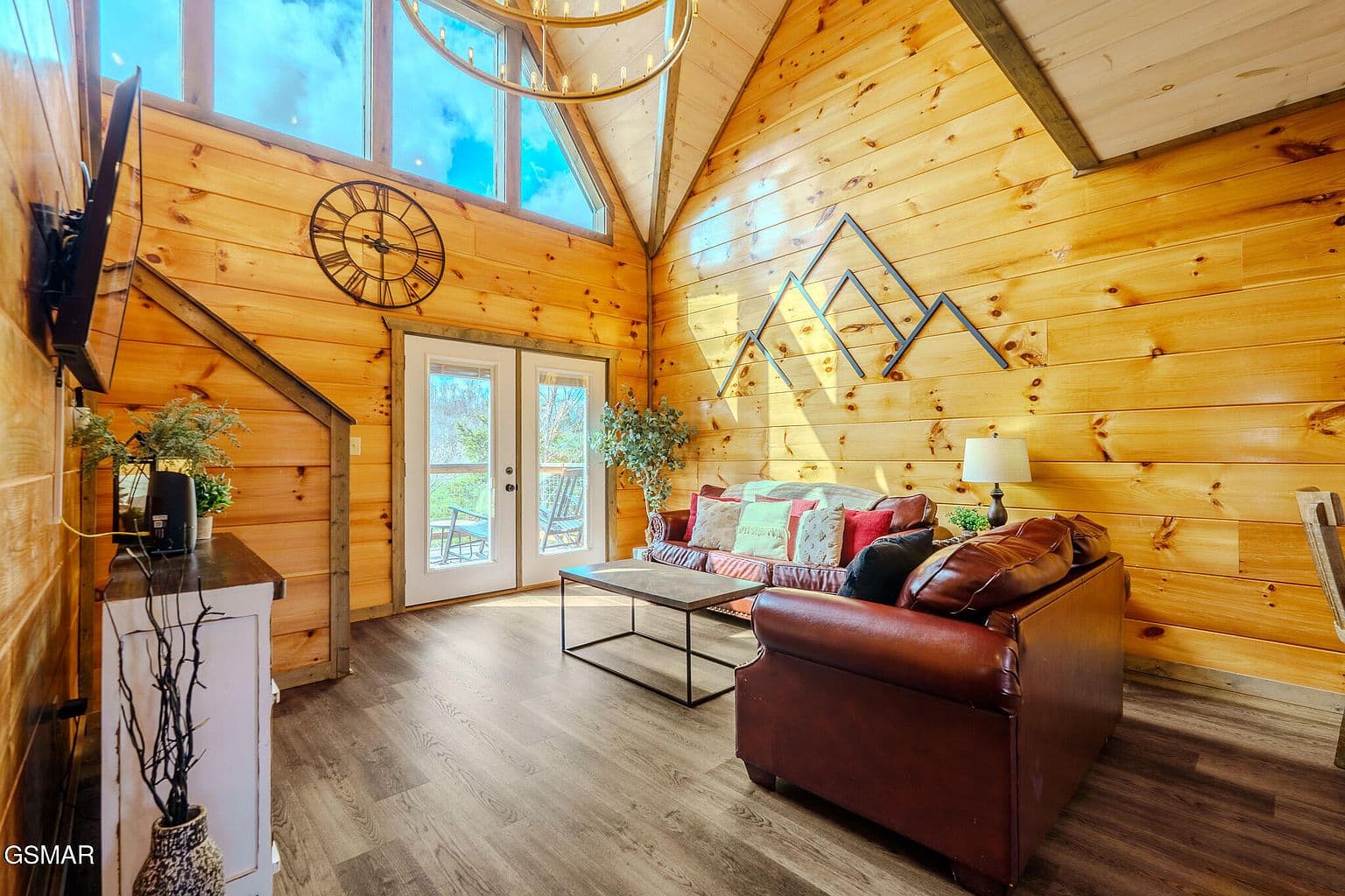 2053 Eagle Feather Dr - Image 2