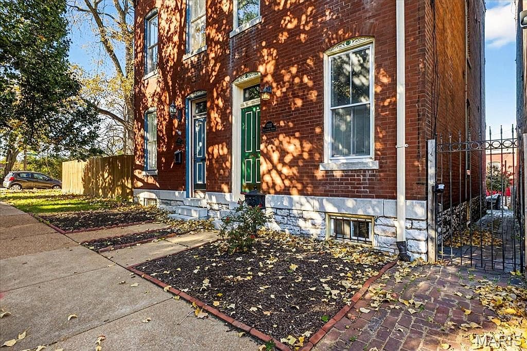 1323 Shenandoah Ave