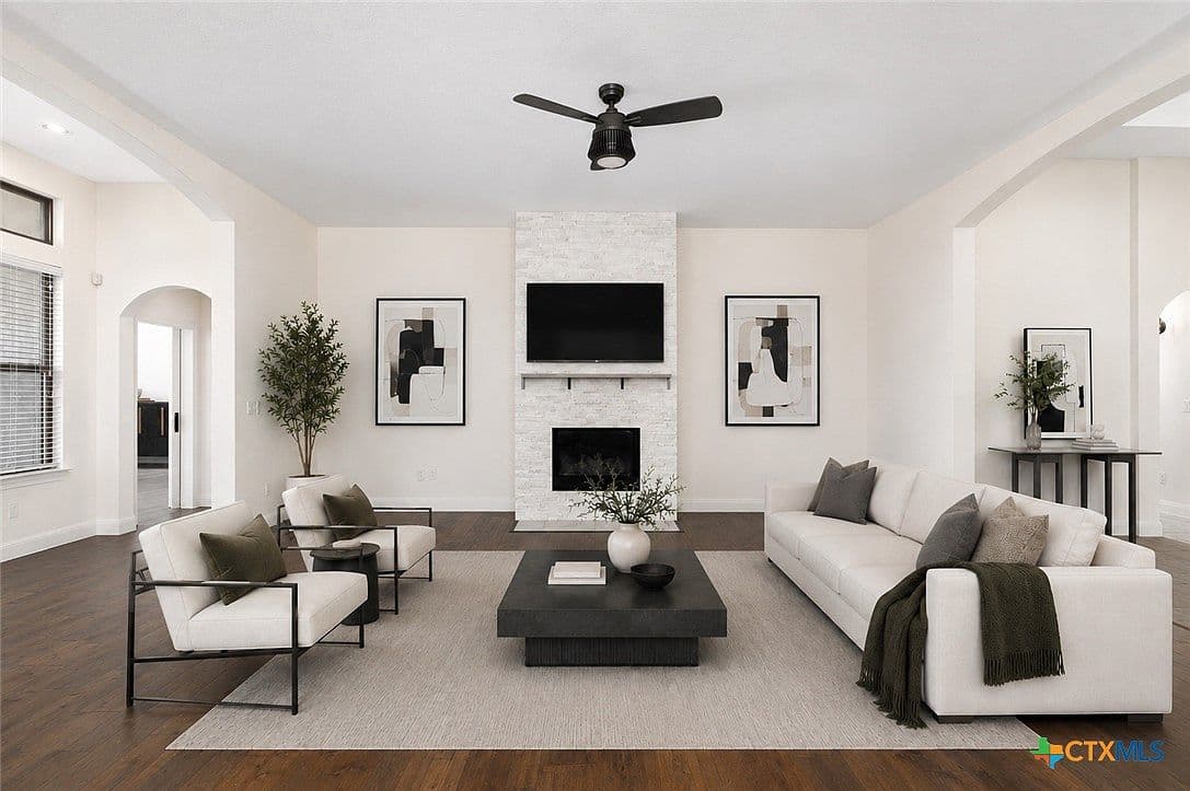 212 Ferryboat Ln - Image 3