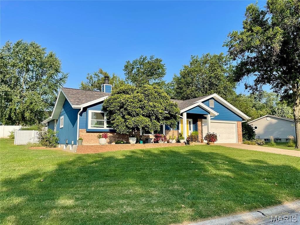 225 Timberidge Dr - Image 2