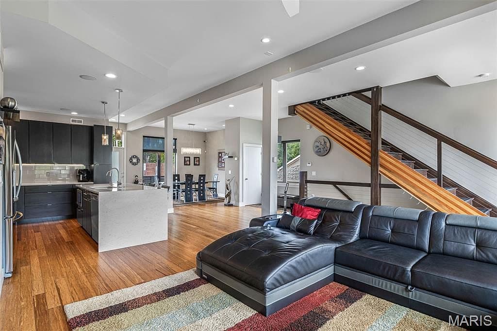 2834 Lafayette Ave - Image 3