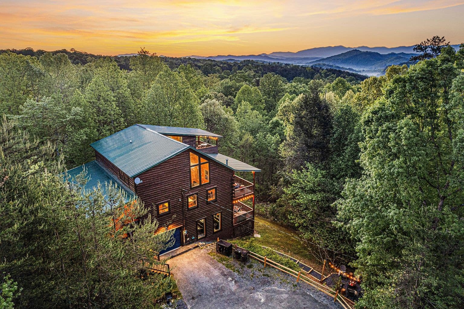2010 Bluff Mountain Rd