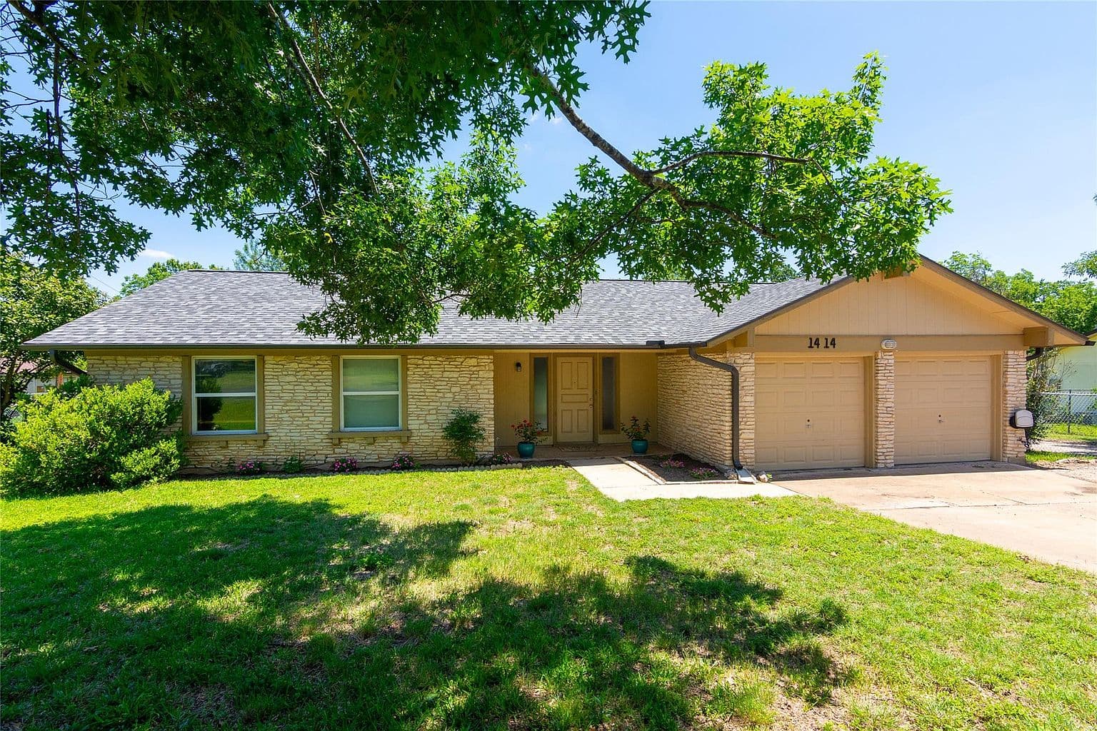 1414 Shenandoah Dr - Image 2