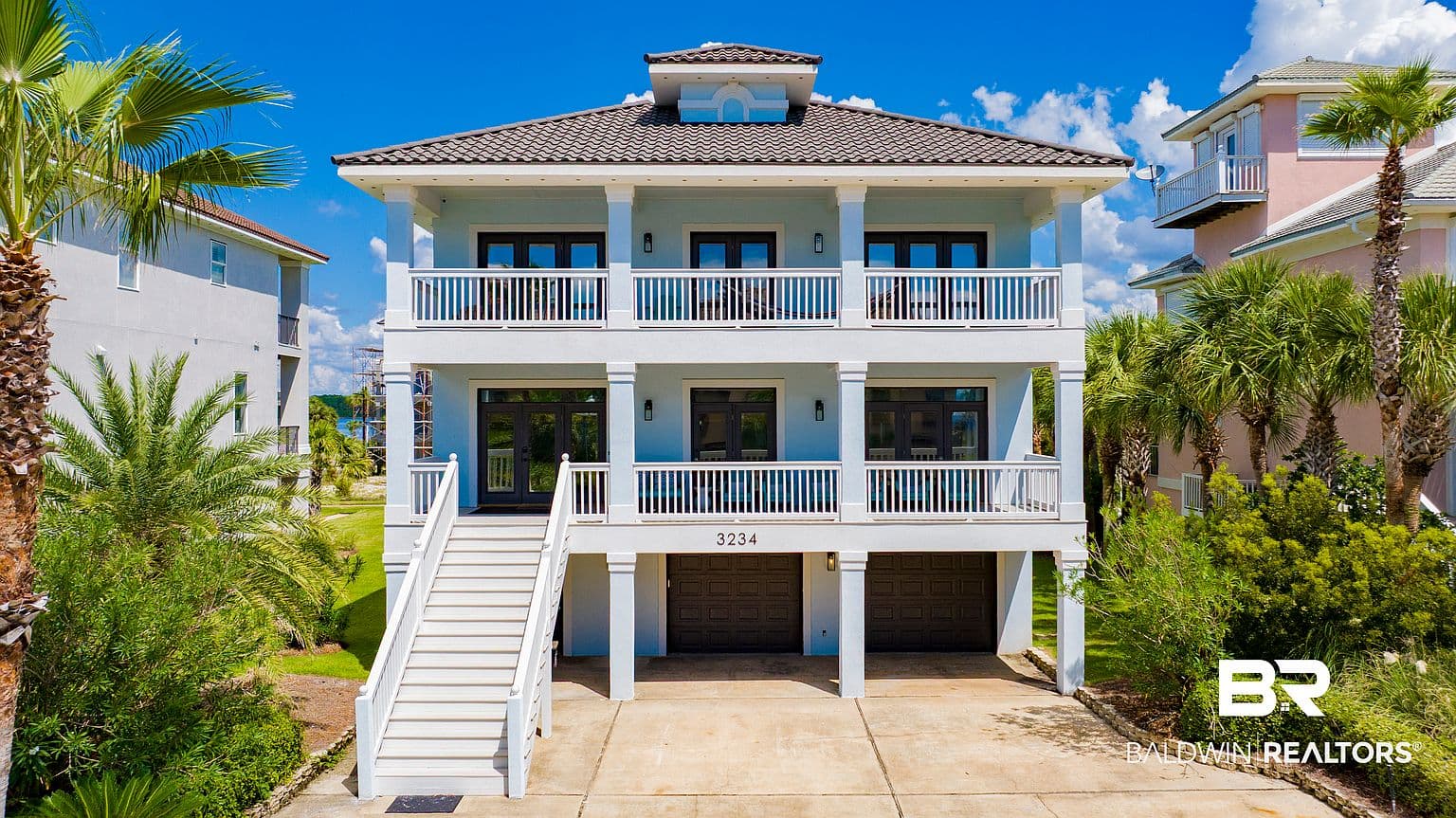 3234 Dolphin Dr