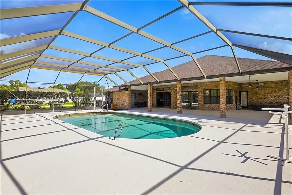 25 Butterfield Drive - Image 2