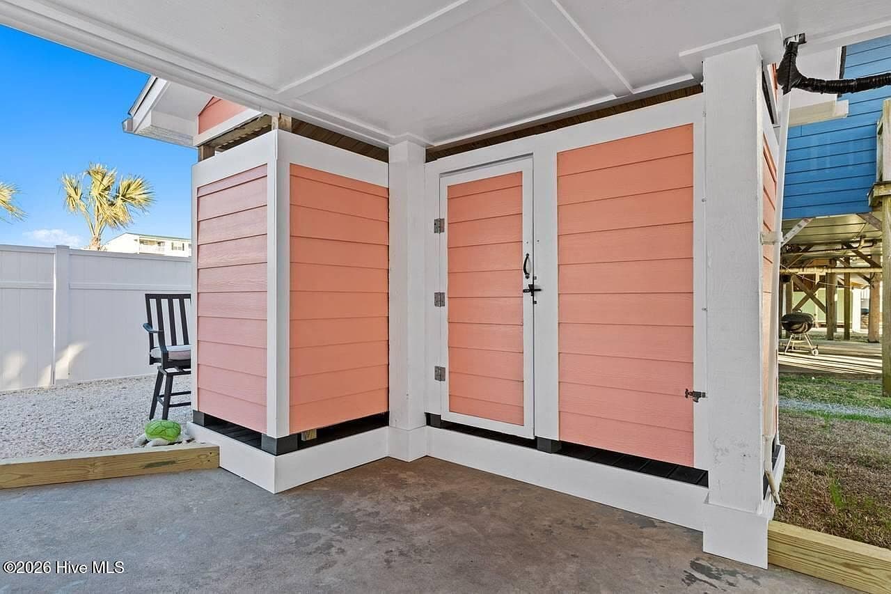 5518 E Beach Drive — photo 6
