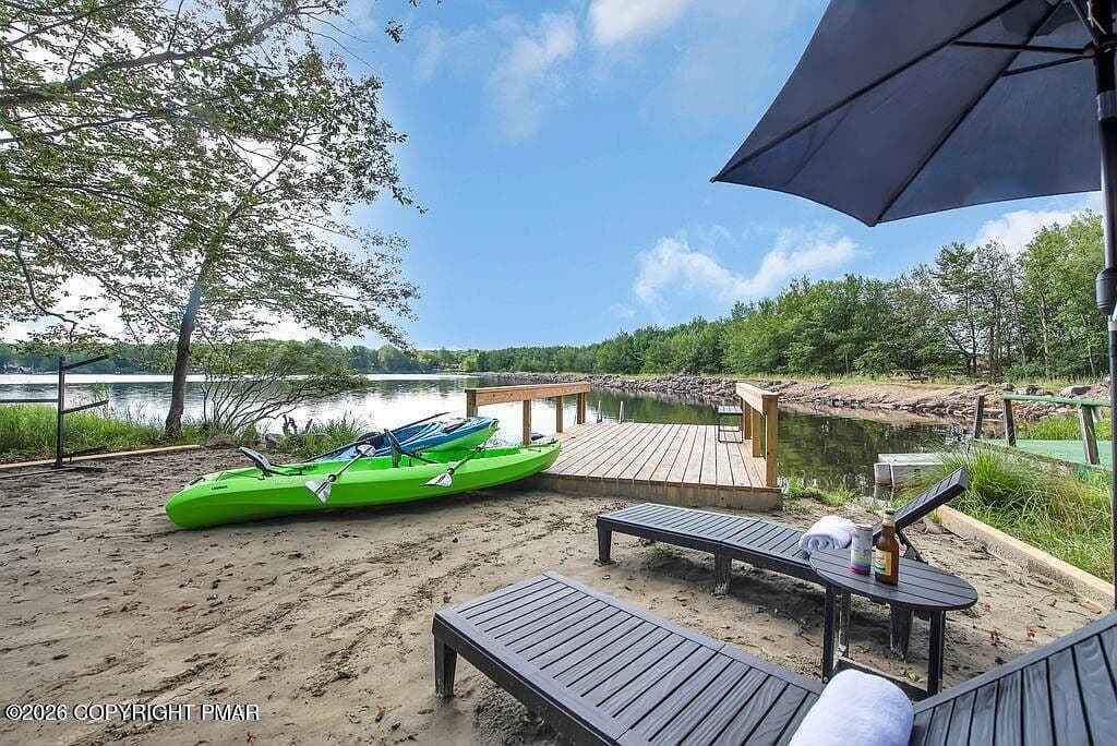 6029 Boardwalk Dr
