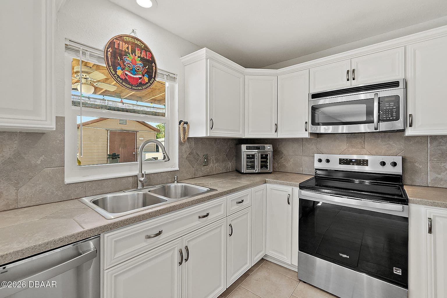 589 Clairmont Ln — photo 6
