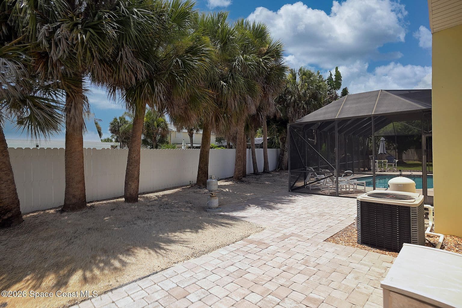 325 Hibiscus Trl — photo 5
