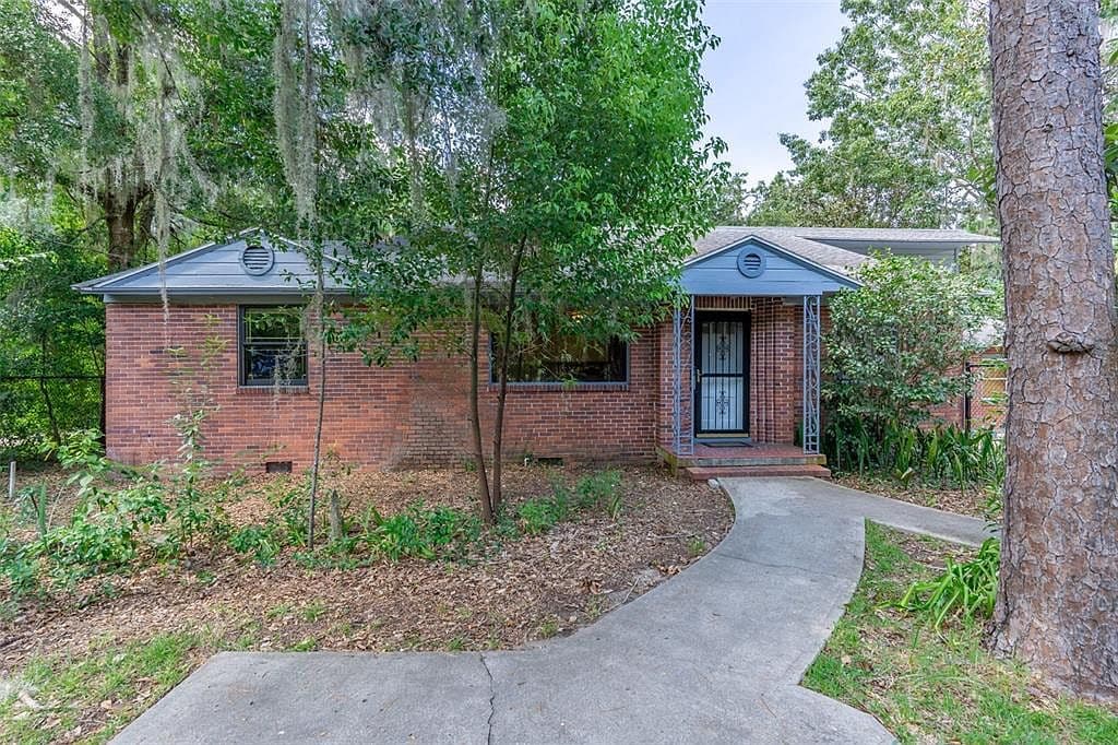 Gator Country Cash Flow: 6BD STR w/ Pool, Fire Pit