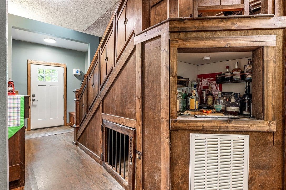 2906 Northaven Dr - Image 3