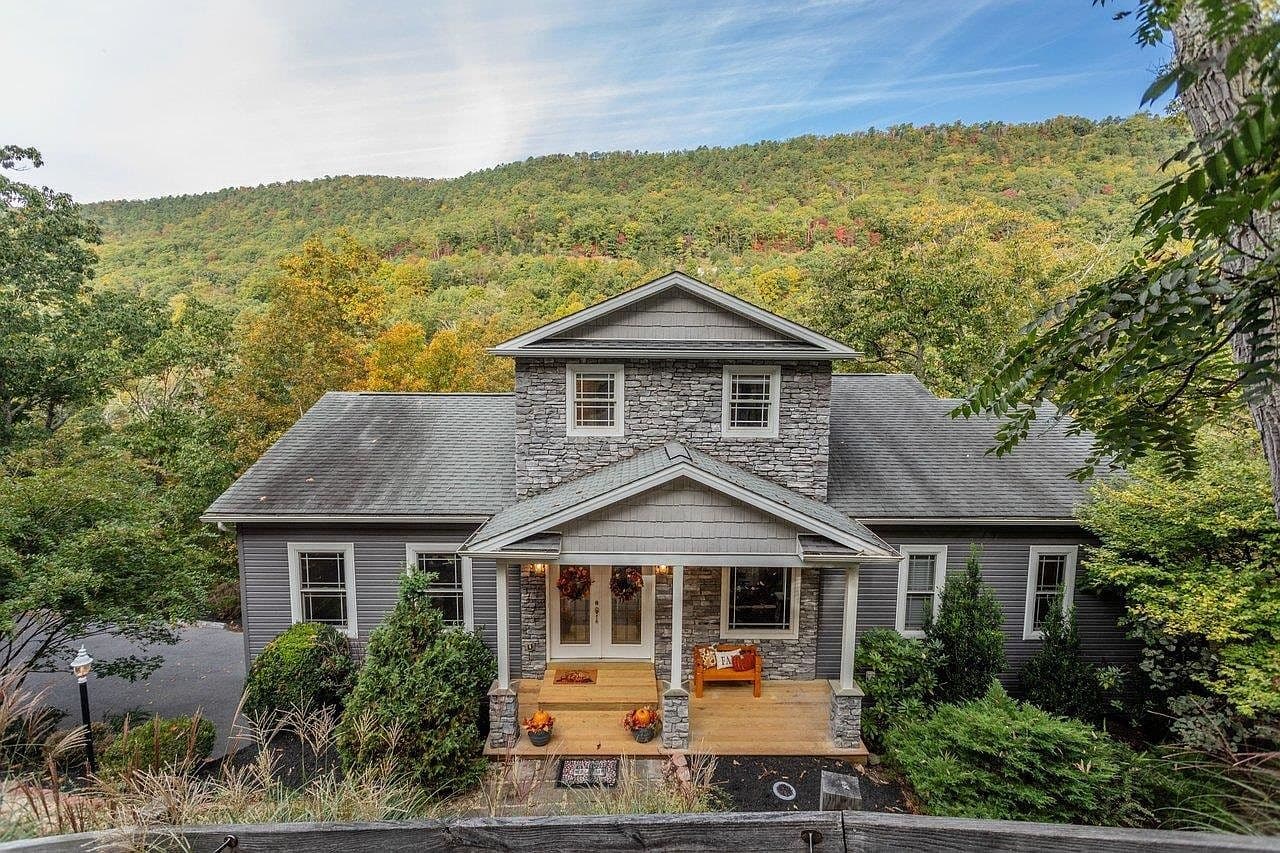 4981 Nicklaus Ln - Image 2