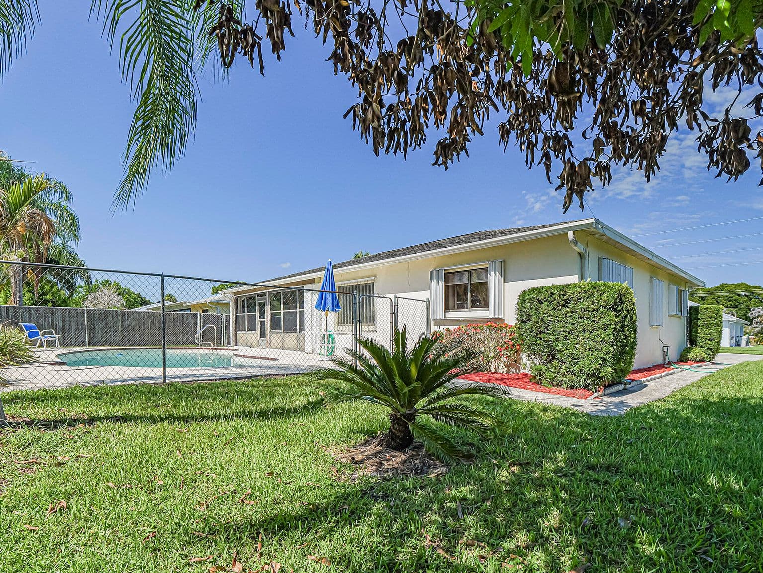 660 26th Court - Image 2