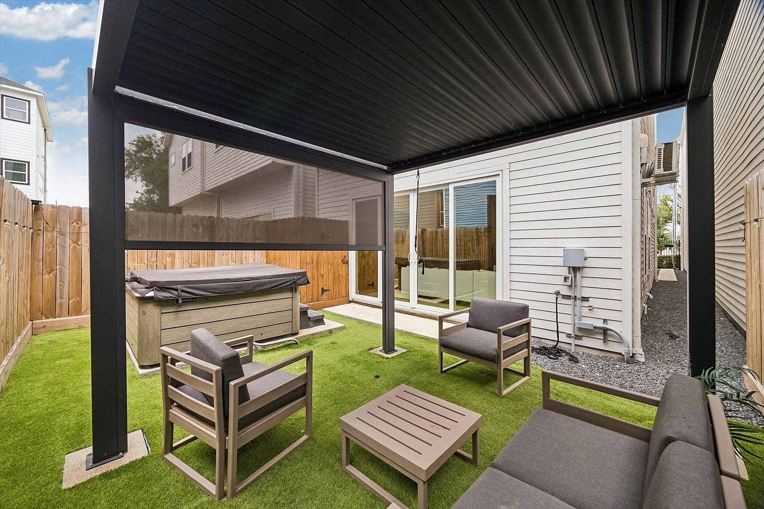 826 Nadine St - Image 3