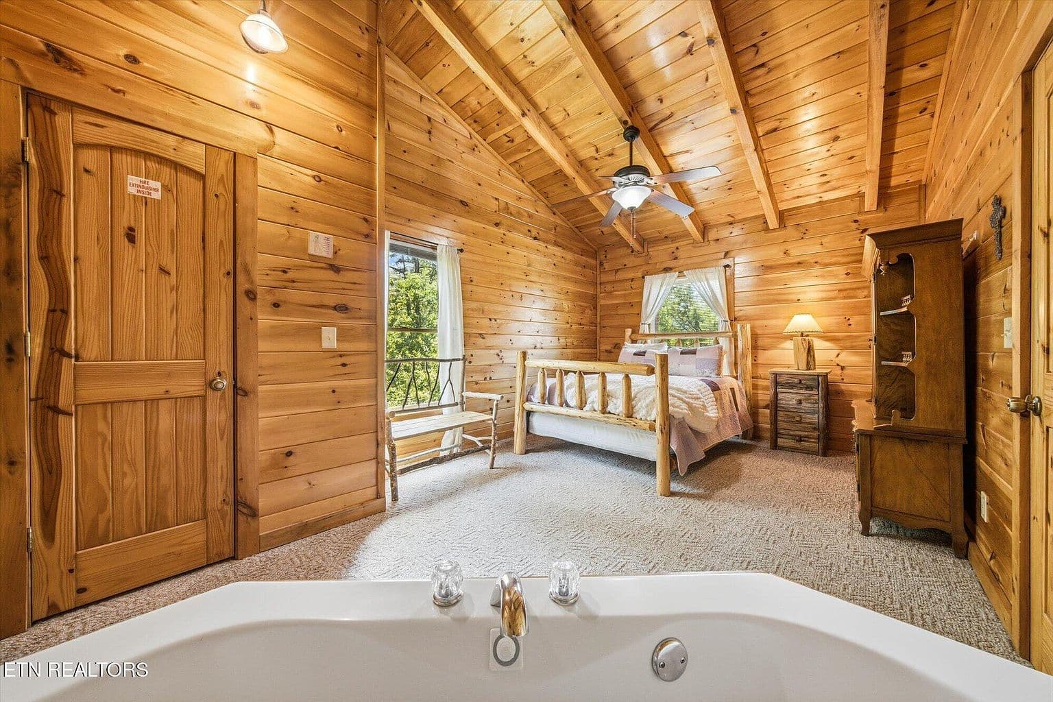 2606 Tree Top Way — photo 5