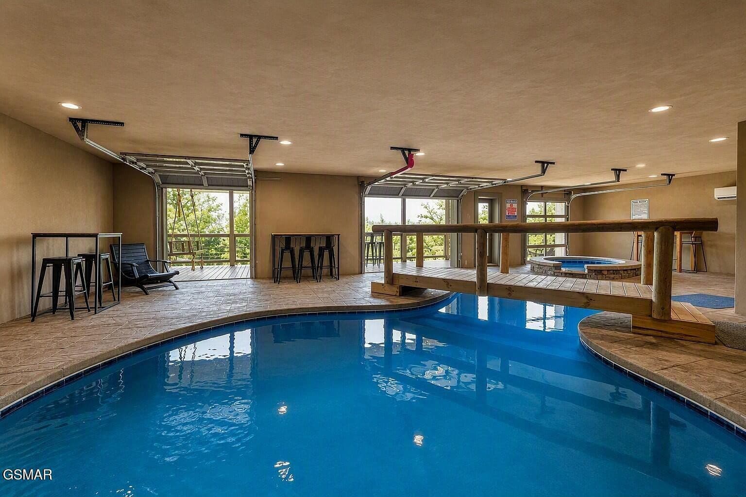 1529 Majestic Mountain Dr — photo 5