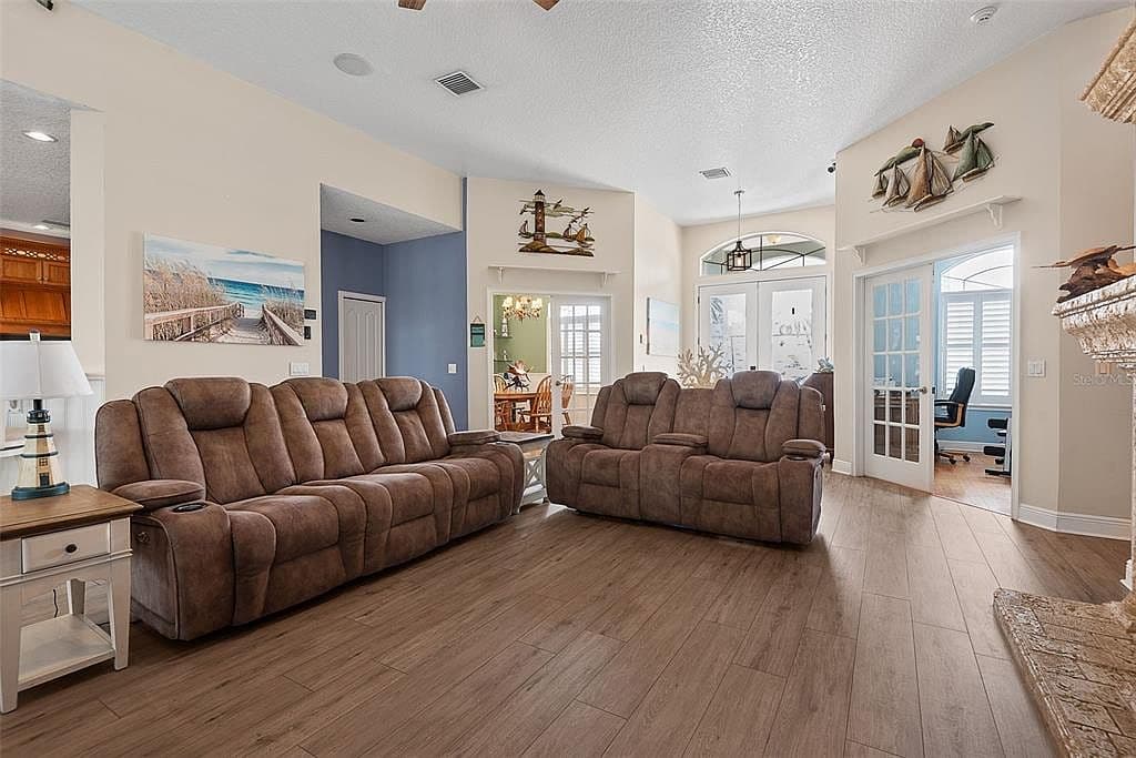 72 Club House Drive — photo 5