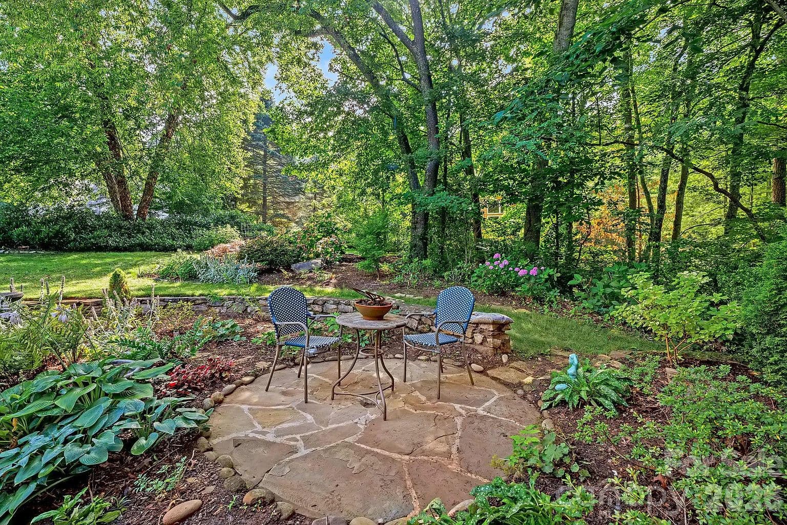 105 Welwyn Ln — photo 6