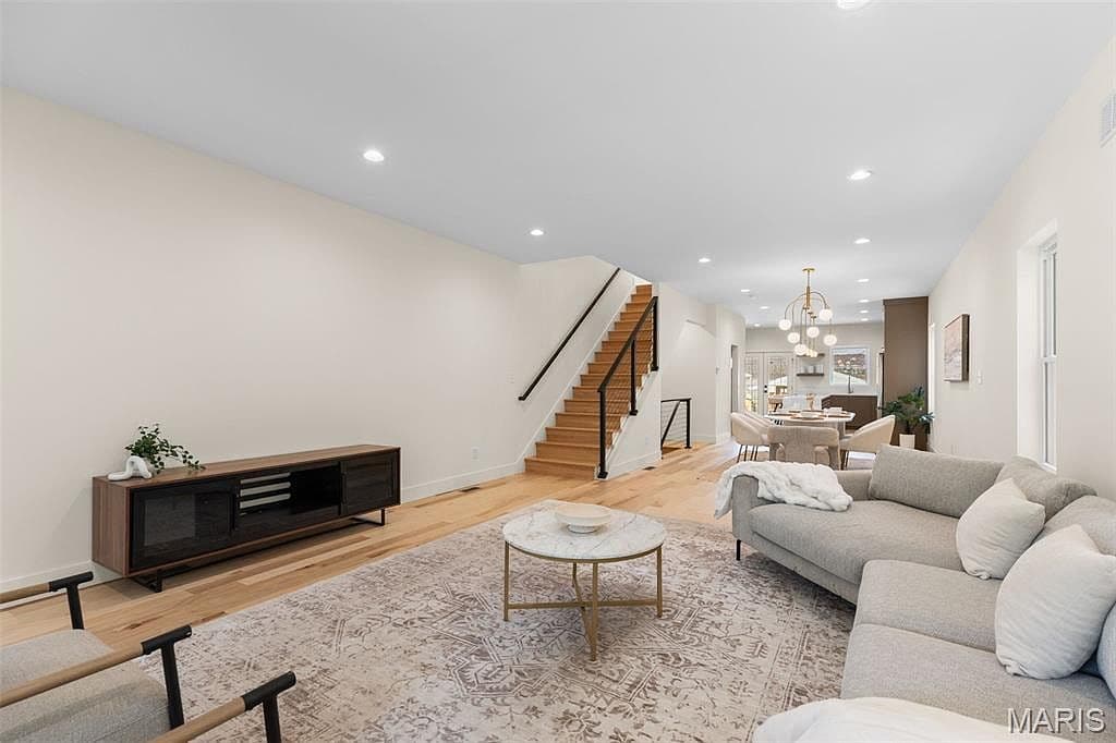 4200 Chouteau Ave — photo 6