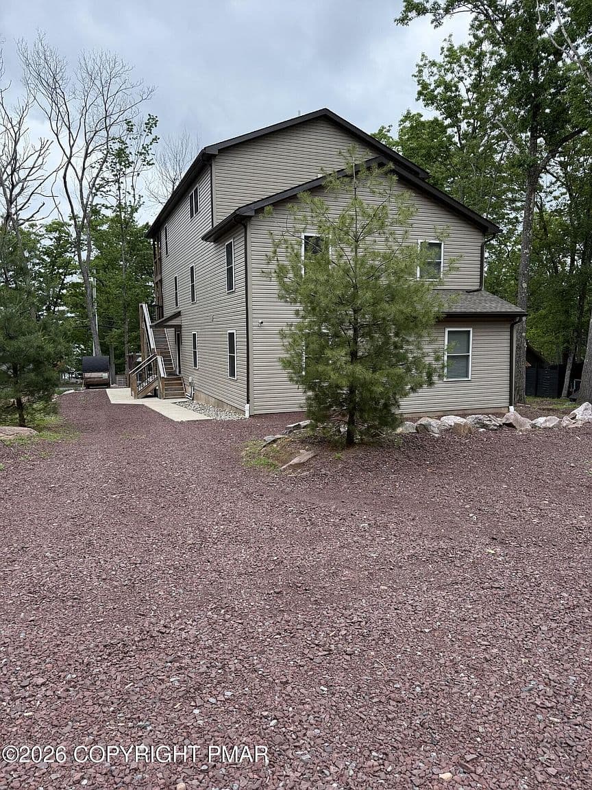 74 Lakeview Dr - Image 2