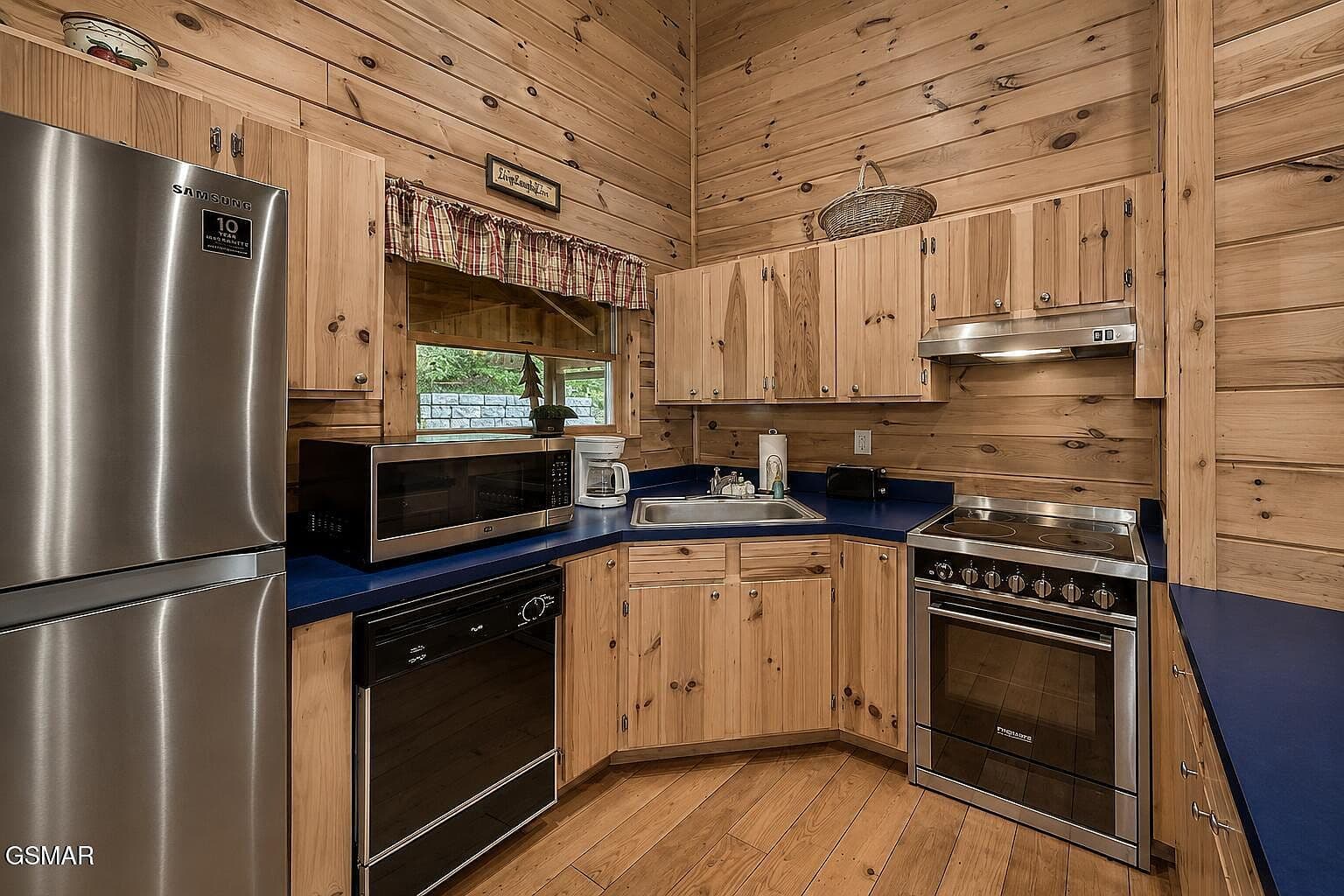 457 Hilltop Rd — photo 6