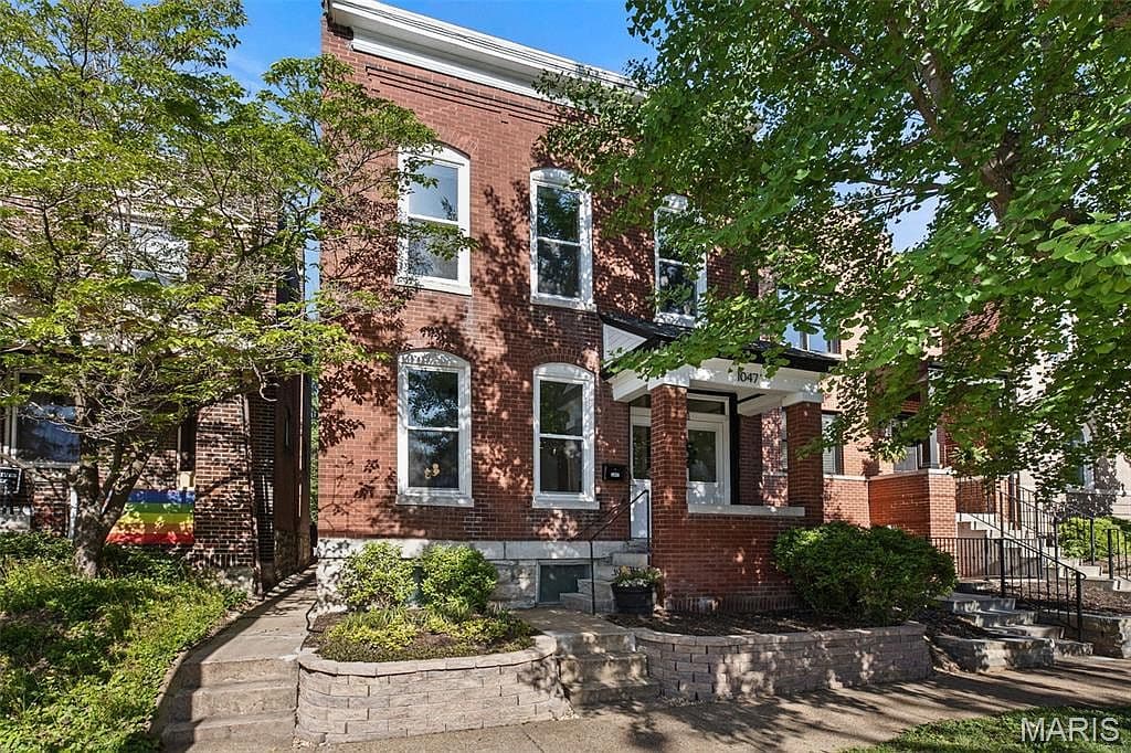 1047 S Taylor Ave