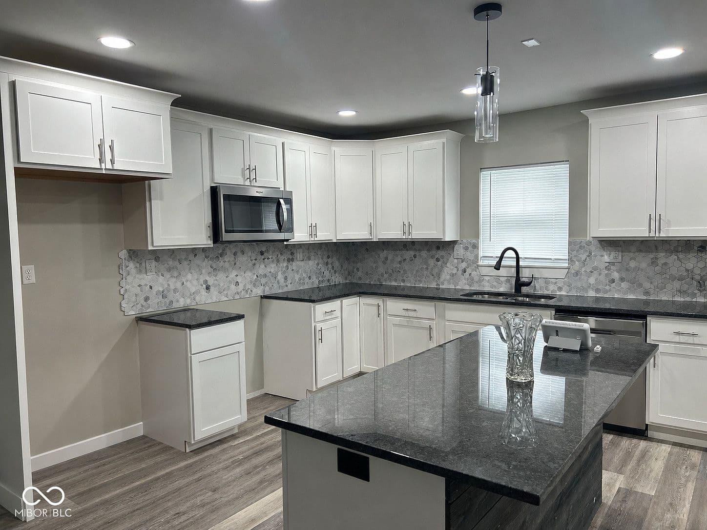 529 N Keystone Ave - Image 2