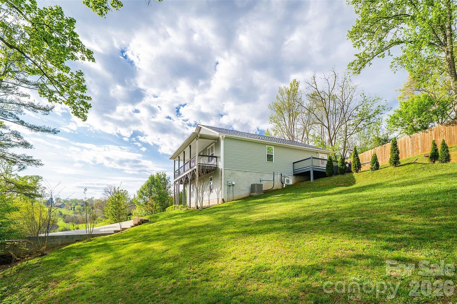 16 Danielbrooke Dr - Image 2