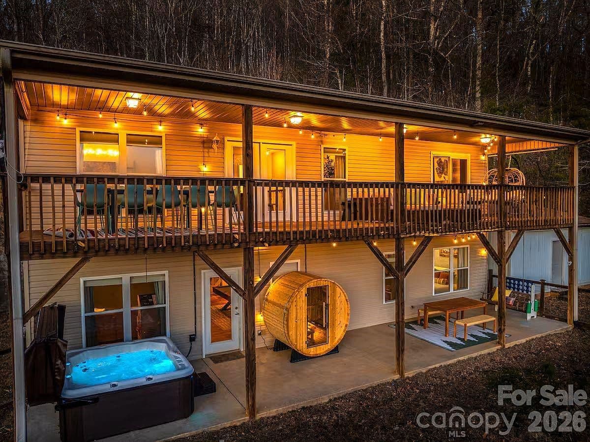 36 Wineberry Ln
