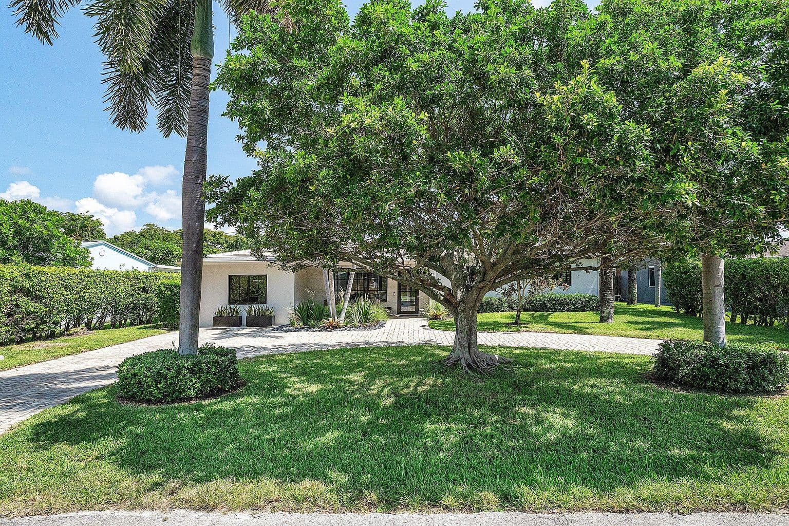 115 Bonnie Briar Lane - Image 2