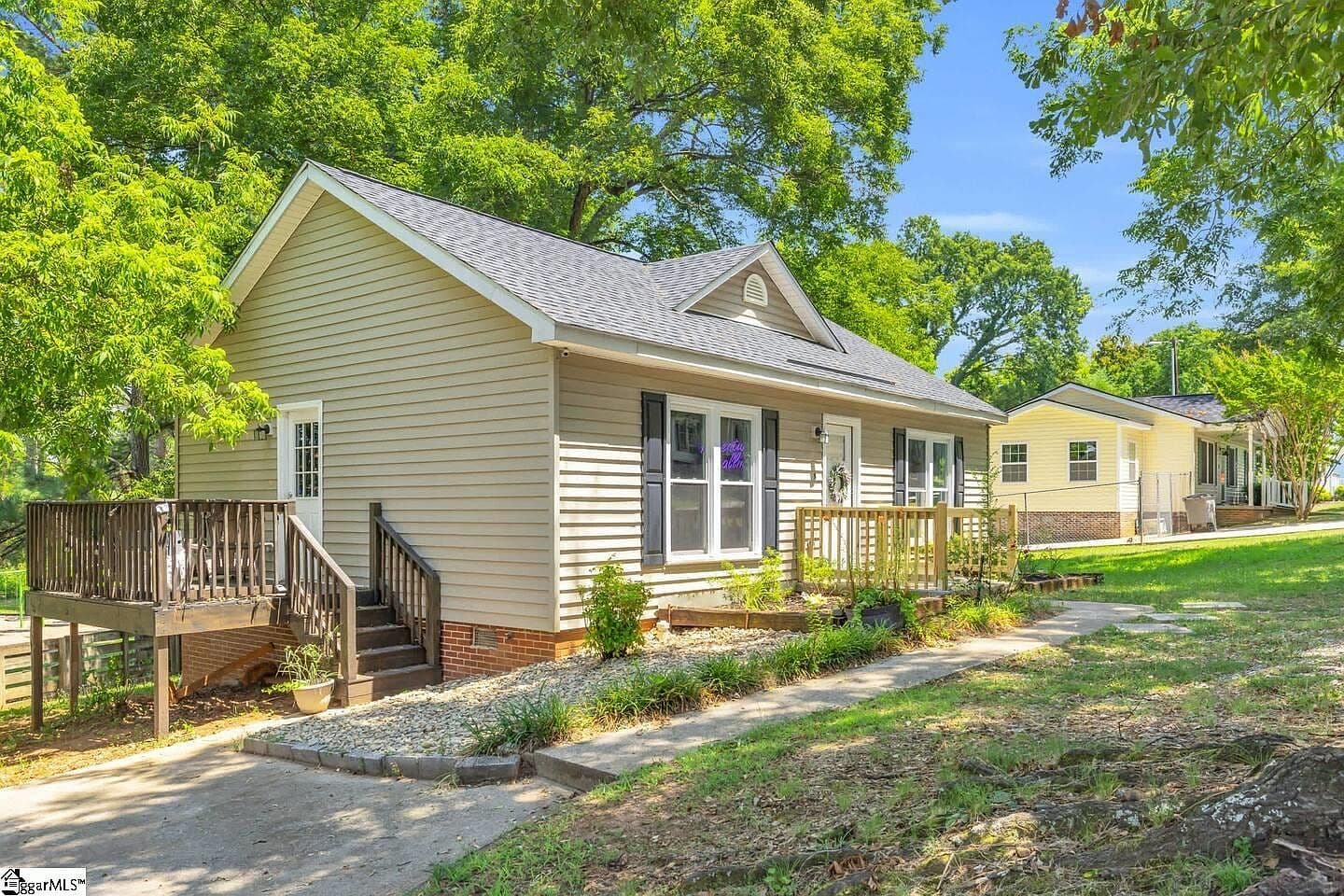 206 West Ave
