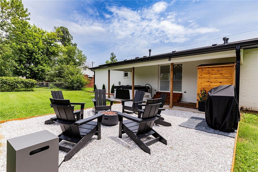 810 Carson Dr — photo 6
