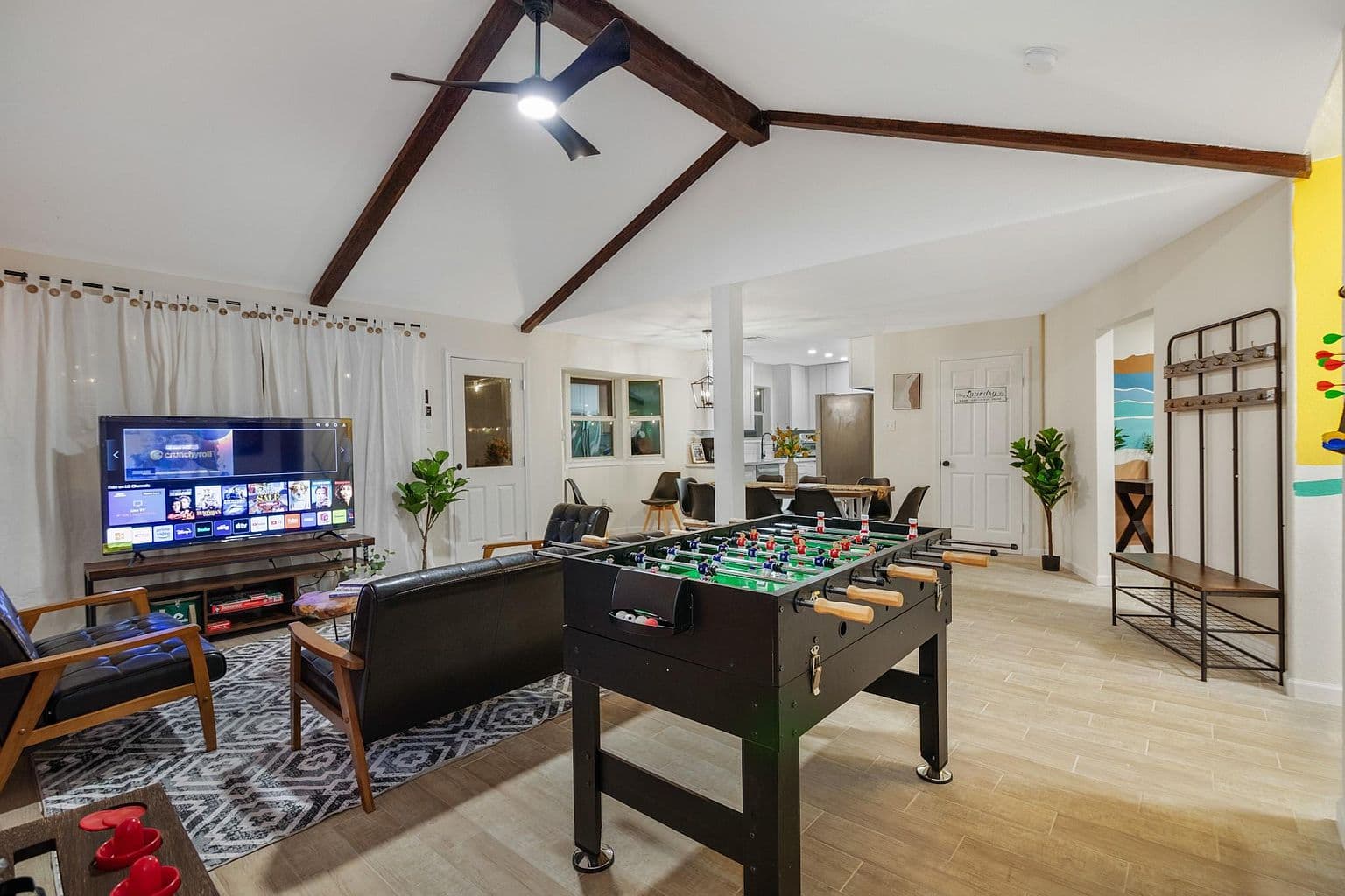 5819 Chrystell Ln — photo 6